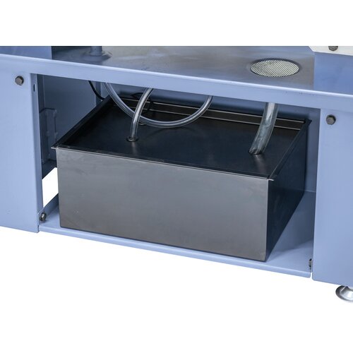 Potente impianto di refrigerazione, collocato nel basamento con un risparmio dello spazio