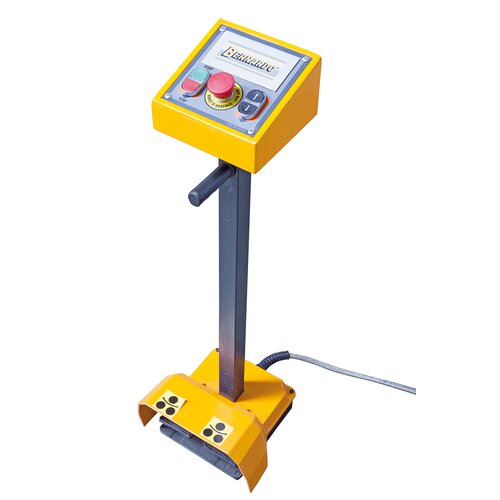 Clearly arranged control panel  on the foot pedal.