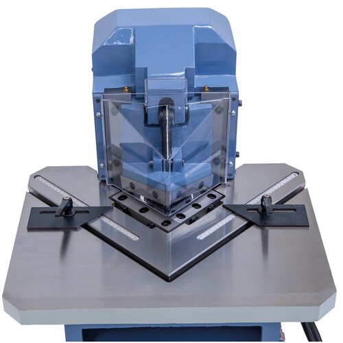 Serially with tiltable stops.