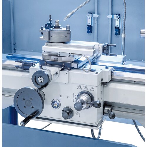 Smooth running, accurate apron features top support and quick change tool post holder, handwheels come with adjustable metric fine scaling.