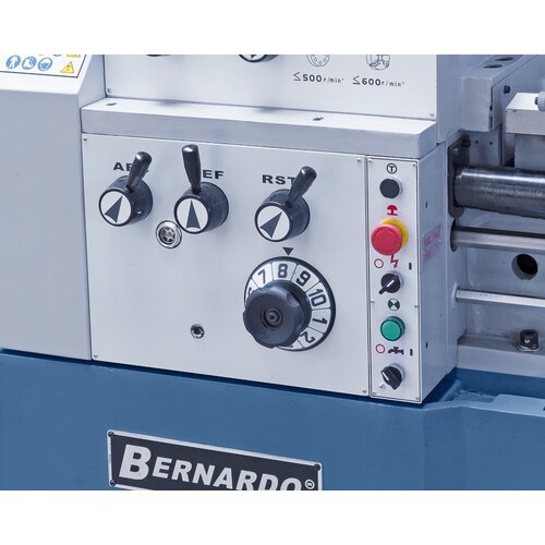Feed gear unit can be controlled easily and accurately - polished gears ensure smooth running. 