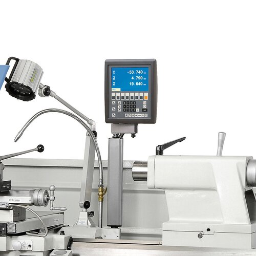 The machine is equipped with a digital position indicator to reduce non-productive time (accuracy 0,005 mm)