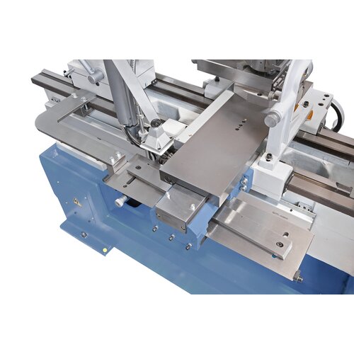 Taper turning attachment optional available, turning length 405 mm, setting angle ± 8°