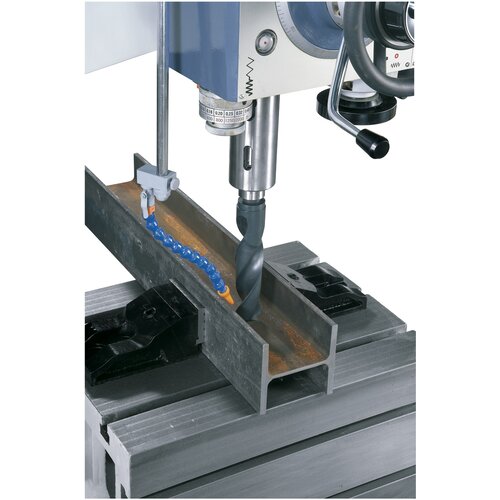 Precisely aligned spindle ensures accurate results, box table and coolant device are part of standard equipment.
