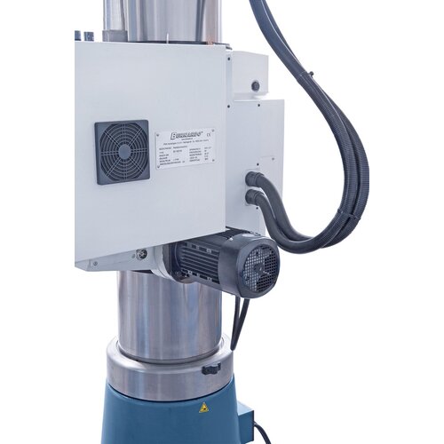 Serially with hydraulic motor for clamping the support, the column and of the drill head.