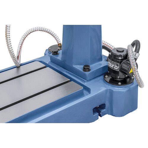 Treated machine base, serially equipped with integrated coolant pump.