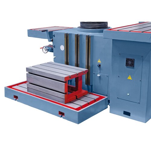 The serially available clamping plate allows work on oversized workpieces.