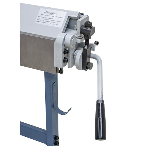 Easy lifting of the upper beam by lever.