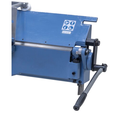 Easy lifting of the upper beam by lever.