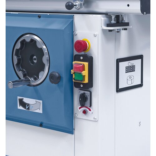 The electronic control elements are ergonomically arranged at the front of the machine.