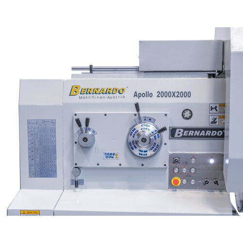 Overskueligt placerede koblings- elementer på gearhovedet, hærdede og slebne gear sikrer jævn drift.