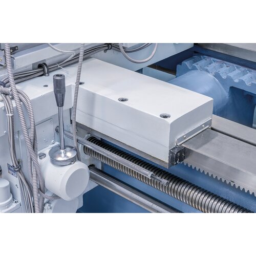 Sériově vybavený rychloposuvem pro snížení vedlejších výrobních časů