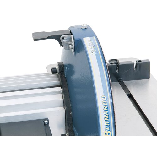 Manual brake brings sanding disc to a standstill within seconds