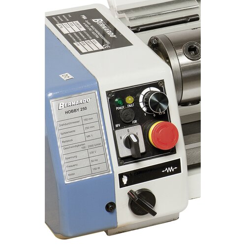 User-friendly operation, control elements centrally positioned on spindle head