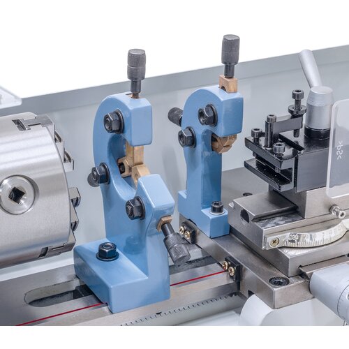 Using the rests allows easy processing of long workpieces.