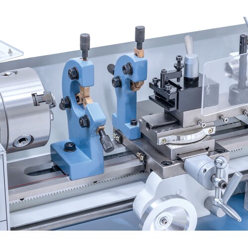 Using the rests allows easy processing of long workpieces.