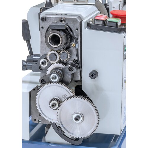 Complete with change gears in metal execution for thread cutting. 