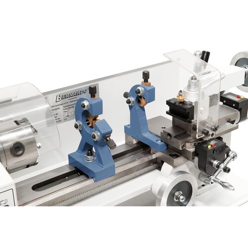Using the rests allows easy processing of long work pieces.