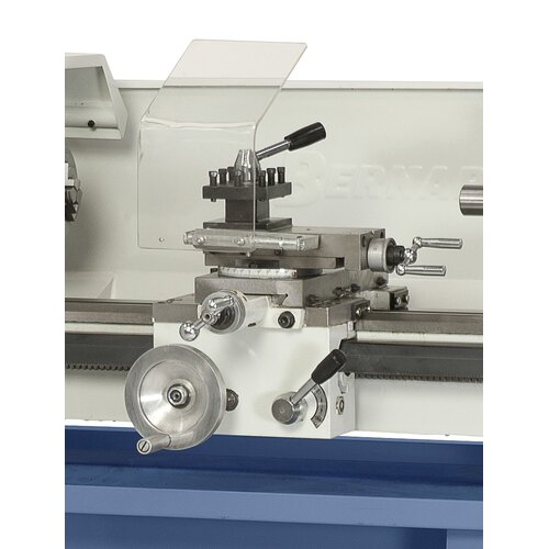Smooth-running, precise apron with top support – adjustable gibs allow long life span.