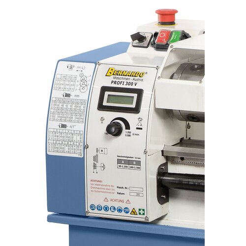 All control elements as well as all tables are clearly arranged on the spindle head.