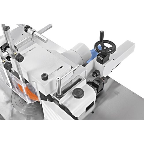 Handwheel allows for fine adjustment of fence. Digital display ensures easy readout to 1/10 mm accuracy.