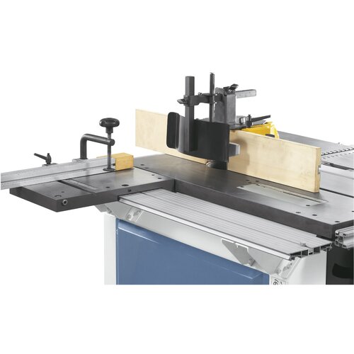 Tukevaa jyrsimen suojusta voidaan käyttää läpimitaltaan maks. 140 mm työkaluille.