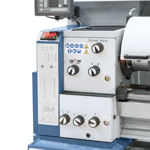 Smooth feed and speed adjusment on gear head – hardened and polished gears in oil bath guarantees low-noise operation. Electronic, stepless speed adjustment, digital display allows easy readout.