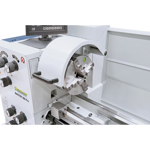 4-jaw chuck 200 mm allows centric clamping of square sections (optional)