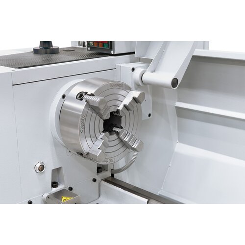 Independent chuck 200 mm for clamping of irregular shaped workpieces. (optional)