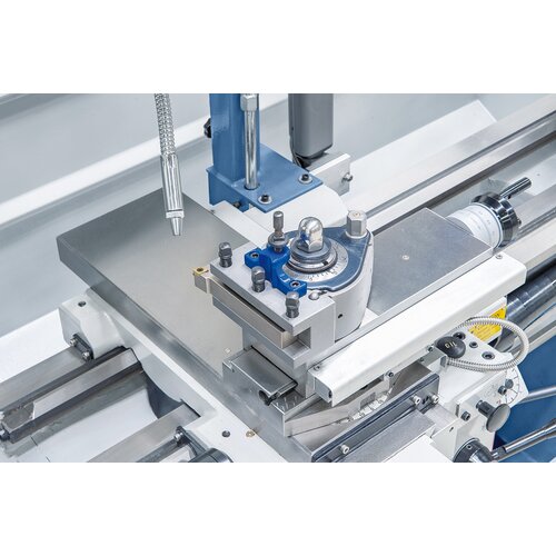 The quick change tool post holder allows a significant reduction of downtime and guarantees high repeat accuracy