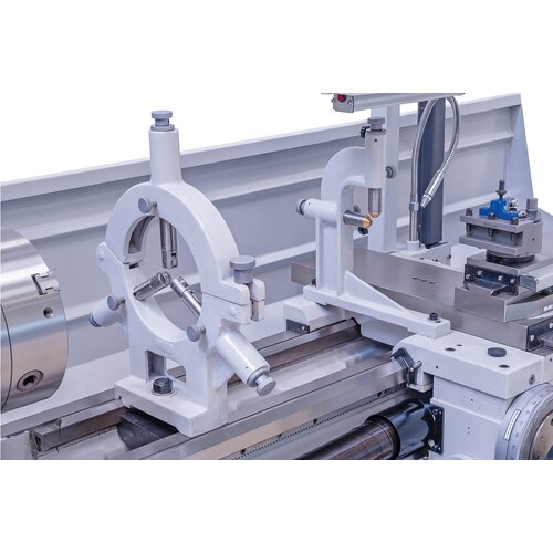 Complete with steady and follow rest to allow for solid support of long workpieces. 