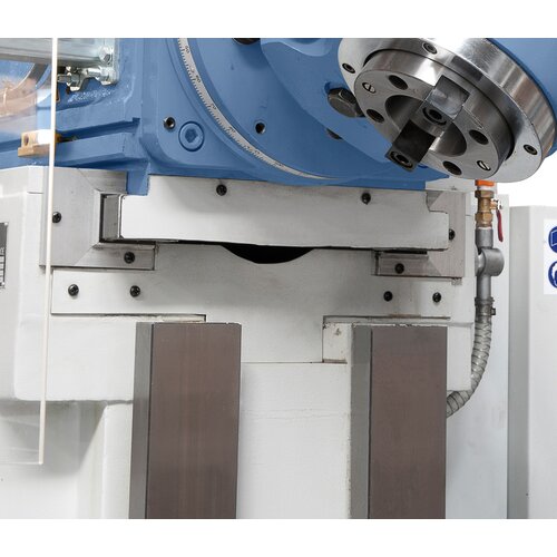 Large rectangular guides at the y- and zaxis guarantees an increase in stability.