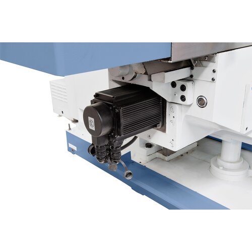 3 powerful servo motors in x-, y- and z-axis comes standard.