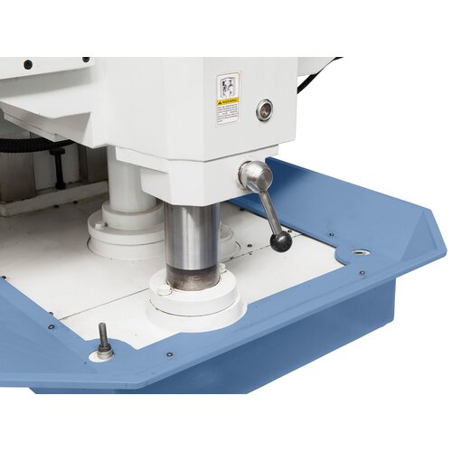 Manual clamping of z-axis for heightened stability.