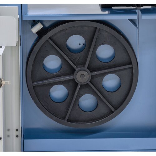 Drive wheel features special rubber band to ensure smooth run and increase life span of blade.
