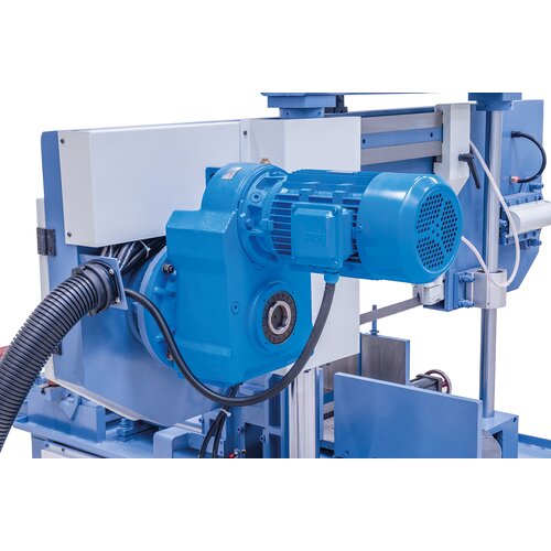 Silný a výkonný motor s převodovkou se šikmým ozubením. Výkonné motor 4,0 kW