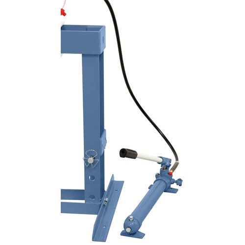 Mit einstufiger Hydraulik-Handpumpe.