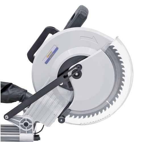 Sawblade gets covered automatically when lifting the sawblade
